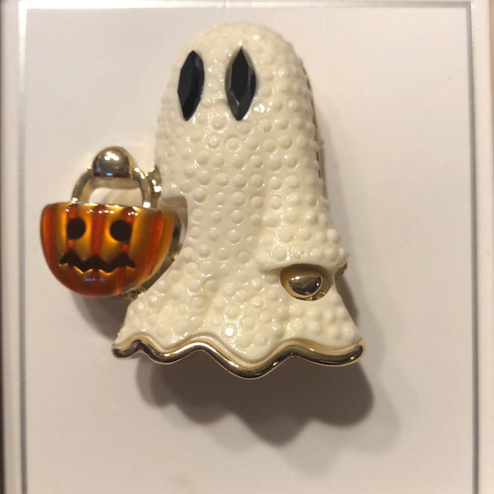 Spooky brooch Ghost